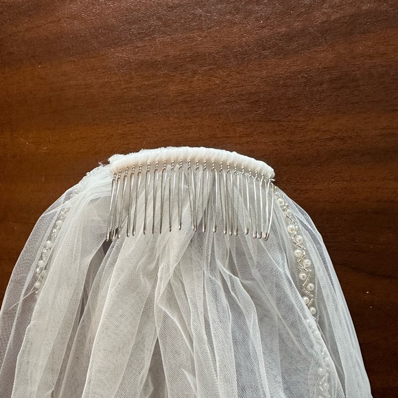 Wedding Veil Pearls & Crystals Beaded Edge, Fingertip Length 38.5” Bridal Veil - Picture 8 of 16